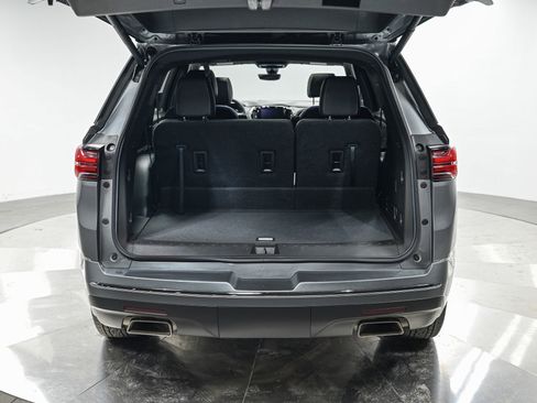 Used 2023 Chevrolet Traverse Premier image 5