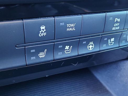 Used 2018 RAM 1500 Sport w/ Sport Premium Group image 22