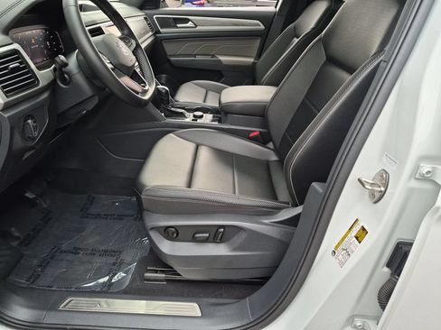Used 2023 Volkswagen Atlas Cross Sport SE w/ Panoramic Sunroof Package AWD/4WD image 13