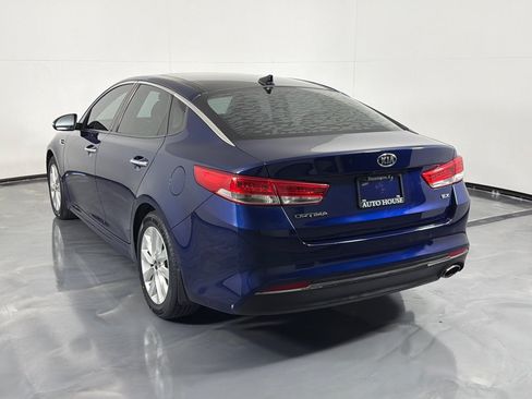 Used 2017 Kia Optima EX w/ Premium Package FWD image 7