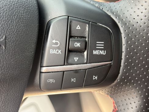 Certified 2025 Ford Escape ST-Line AWD/4WD image 19