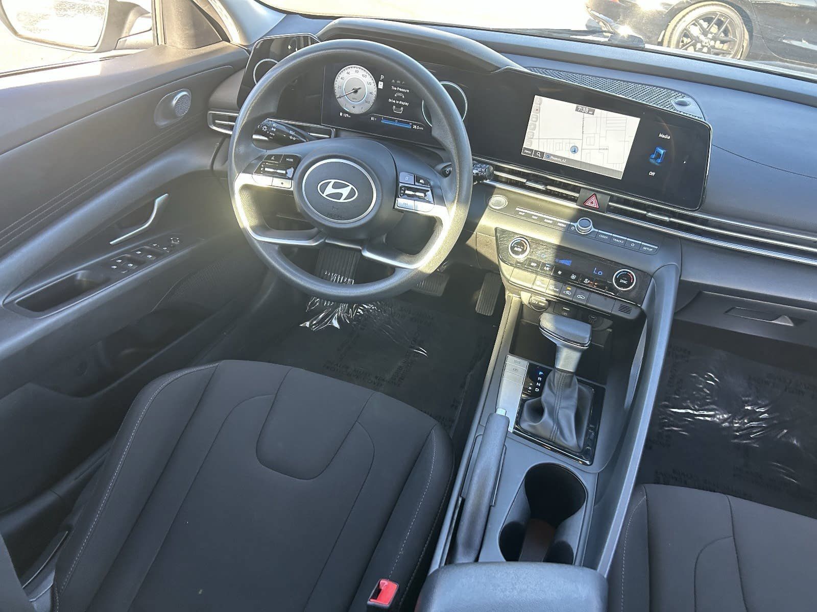 Used 2024 Hyundai Elantra SEL FWD image 17