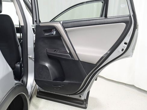 Used 2018 Toyota RAV4 XLE w/ Plus Extra Value Package AWD/4WD image 31