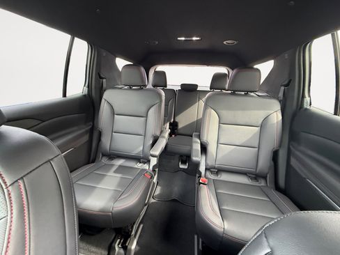 New 2026 Chevrolet Traverse Z71 w/ Enhanced Driving Package AWD/4WD image 12