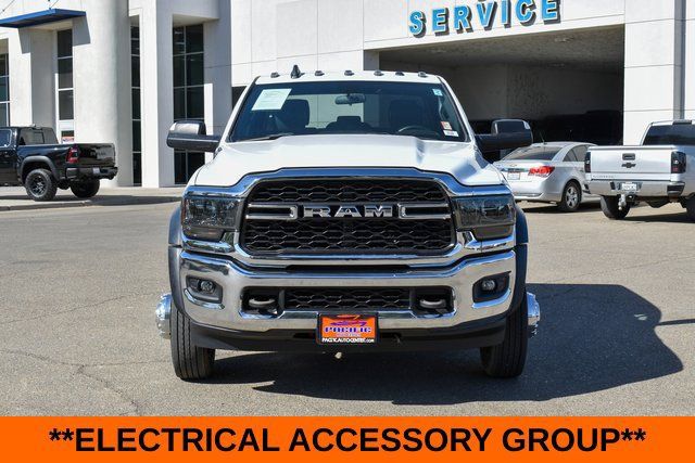Used 2022 RAM 5500 Tradesman w/ Chrome Appearance Group RWD image 3
