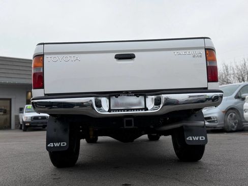 Used 2000 Toyota Tacoma 4x4 Xtracab image 17