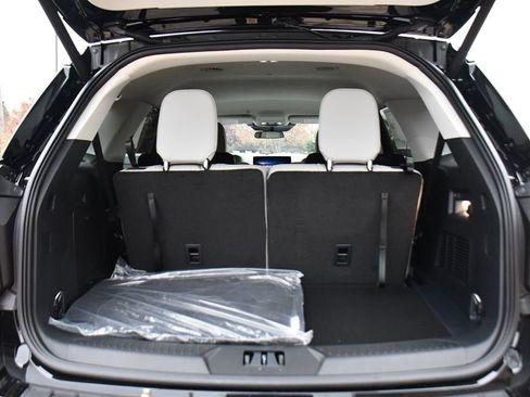 Used 2026 Ford Explorer Active w/ Active Comfort Package image 19