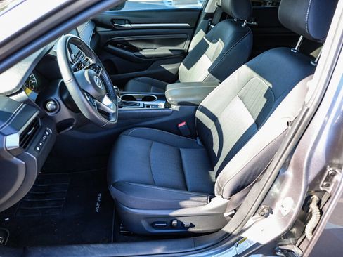 Used 2020 Nissan Altima 2.5 SV image 11