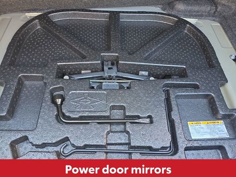 Used 2016 Toyota Camry LE image 15