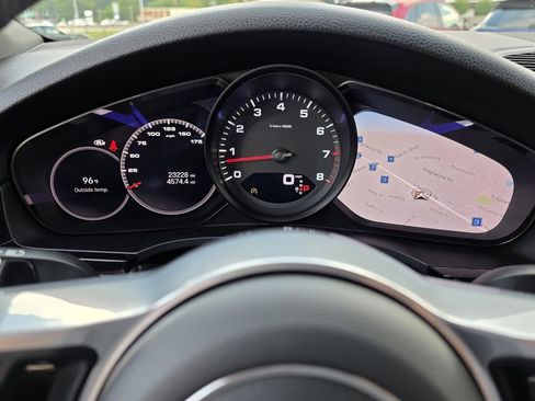 Used 2023 Porsche Cayenne Platinum Edition image 26