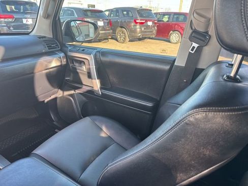 Used 2017 Toyota 4Runner SR5 Premium image 16