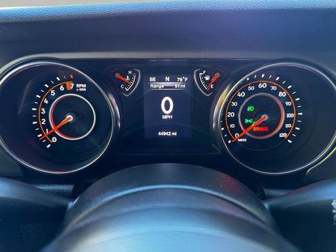 Used 2020 Jeep Wrangler Sport image 19