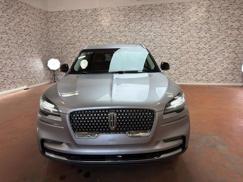 Used 2022 Lincoln Aviator 2WD image 2