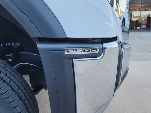 New 2026 GMC Sierra 2500 Pro w/ Convenience Package image 12