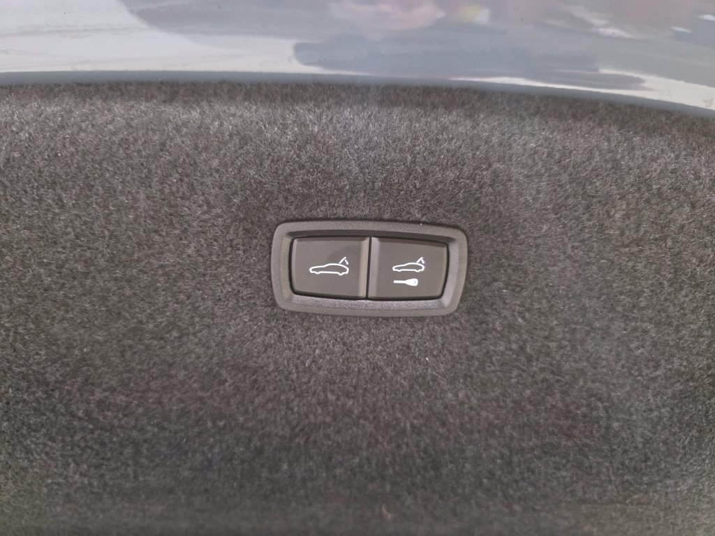 Certified 2023 Audi e-tron GT Prestige AWD/4WD image 10