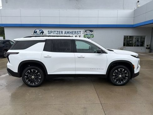 New 2026 Chevrolet Traverse LT w/ Sun and Wheel Package FWD image 10