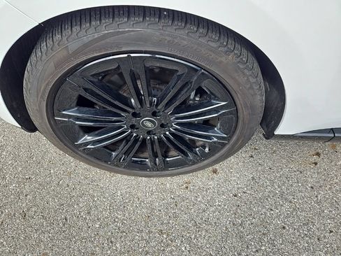 Certified 2024 Land Rover Range Rover Autobiography AWD/4WD image 10