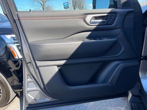 New 2025 Nissan Armada SL image 16