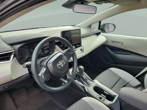 Used 2025 Toyota Corolla LE w/ Convenience Package image 12