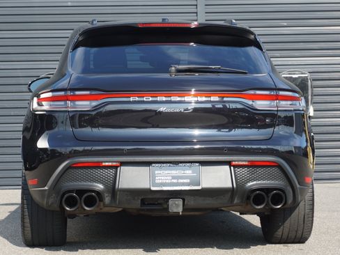 Certified 2022 Porsche Macan S AWD/4WD image 7