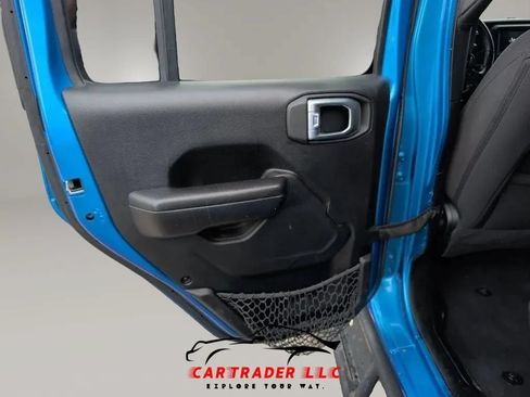 Used 2021 Jeep Gladiator Sport AWD/4WD image 16