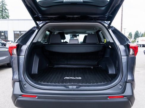 Used 2025 Toyota RAV4 XLE w/ Convenience Package image 7