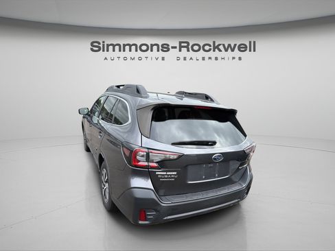 Used 2022 Subaru Outback Premium AWD/4WD image 2