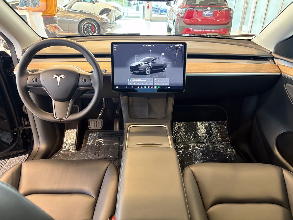 Used 2025 Tesla Model Y Long Range RWD image 24