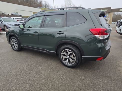 Certified 2022 Subaru Forester Premium image 3
