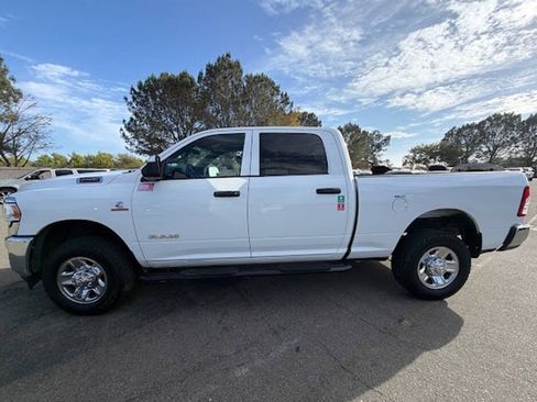 Used 2022 RAM 2500 Tradesman w/ Chrome Appearance Group AWD/4WD image 6