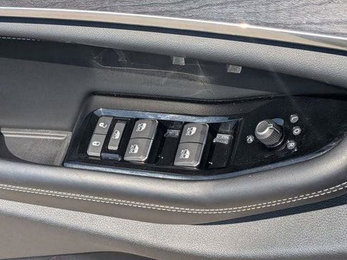 Certified 2022 Jeep Grand Cherokee Overland AWD/4WD image 16