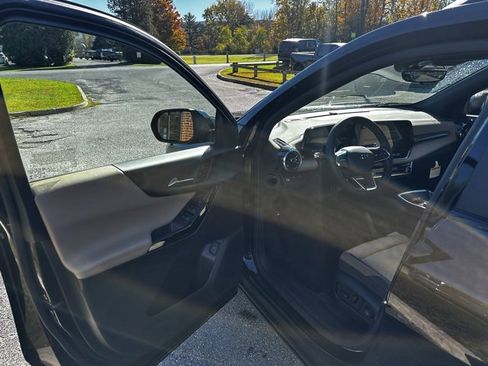 New 2026 Chevrolet Equinox ACTIV w/ Convenience Package III image 15