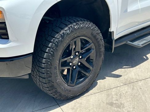 Used 2024 Chevrolet Silverado 1500 Custom Trail Boss w/ LPO, Dark Essentials Package AWD/4WD image 9