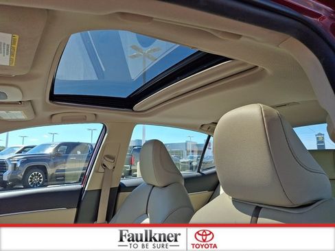 Certified 2019 Toyota Camry XLE FWD image 14
