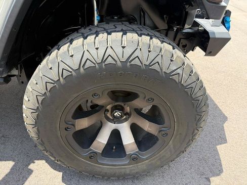 Used 2022 Jeep Wrangler Unlimited Rubicon w/ Xtreme Recon 35" Tire Package AWD/4WD image 16