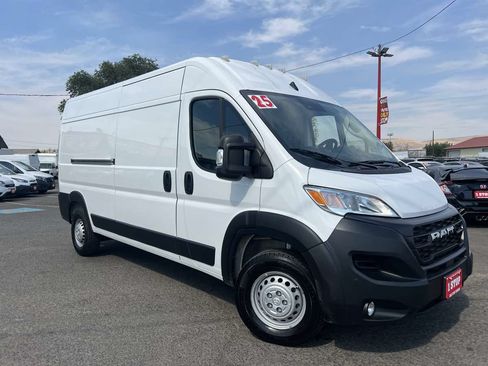 Used 2025 RAM ProMaster 2500 w/ Convenience Group FWD image 4