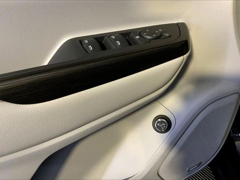 Used 2018 GMC Acadia SLT image 36