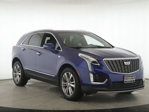 Used 2025 Cadillac XT5 Premium Luxury image 2