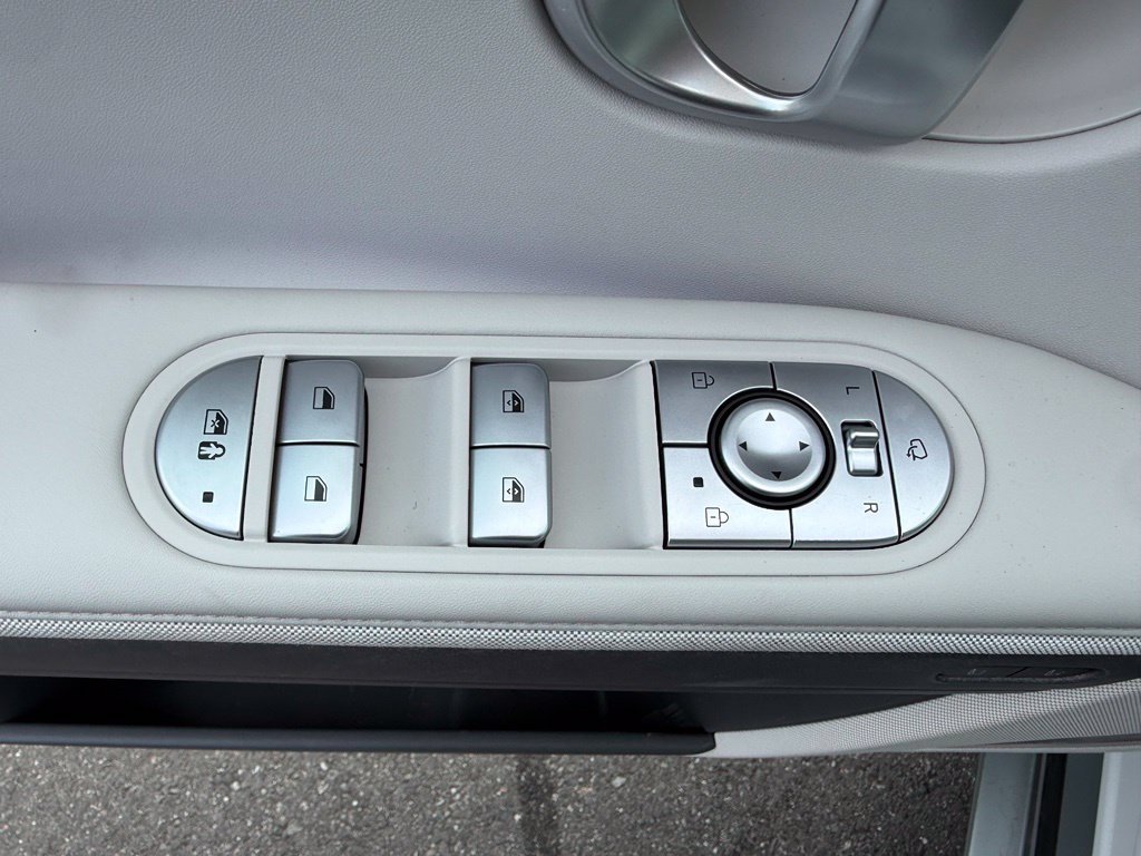 Certified 2023 Hyundai Ioniq 5 Limited AWD/4WD image 32