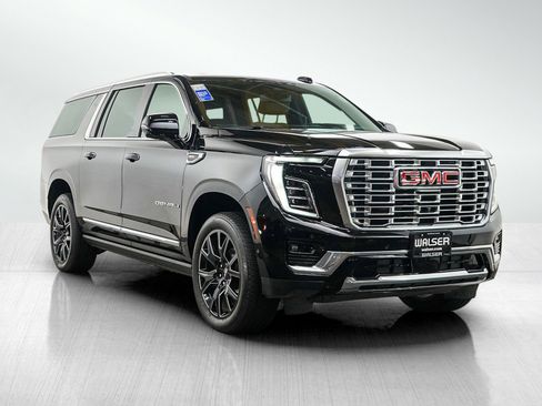 Used 2025 GMC Yukon XL Denali w/ Sun & Power Step Package AWD/4WD image 7