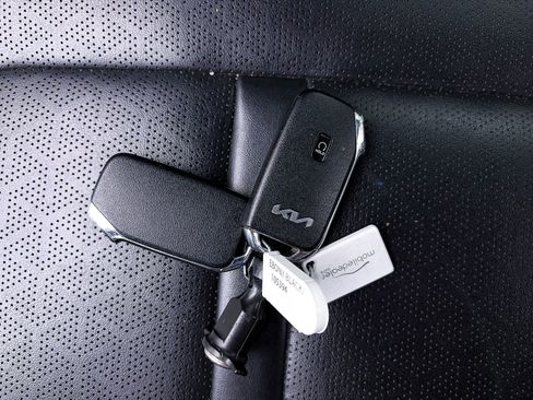 Used 2022 Kia Sorento S w/ Panoramic Sunroof Package image 26