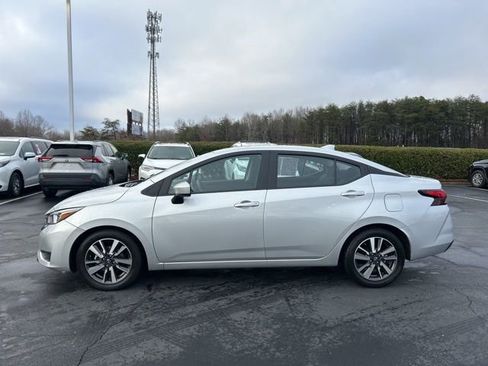 Used 2024 Nissan Versa SV image 8