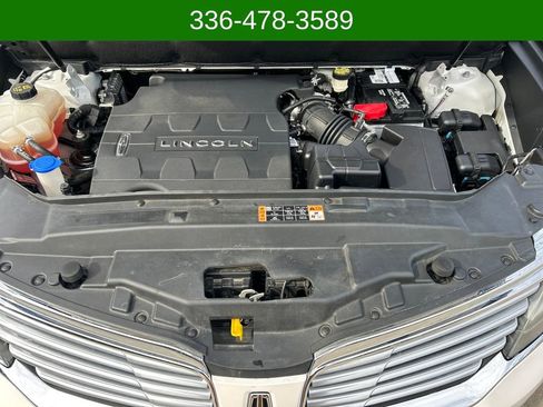 Used 2017 Lincoln MKX Reserve image 22