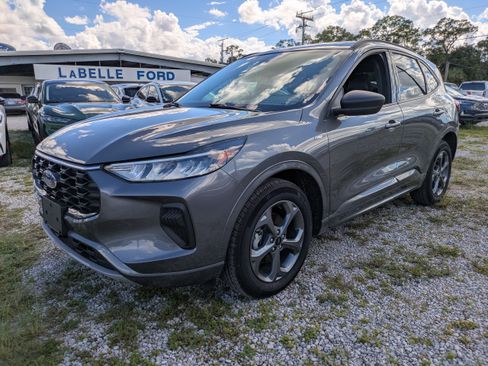 Used 2023 Ford Escape ST-Line w/ Tech Pack #1 AWD/4WD image 7