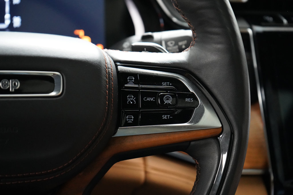 Certified 2025 Jeep Grand Cherokee L Summit AWD/4WD image 15