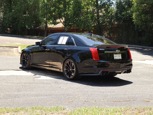 Used 2018 Cadillac CTS V w/ Carbon Fiber Package RWD image 5