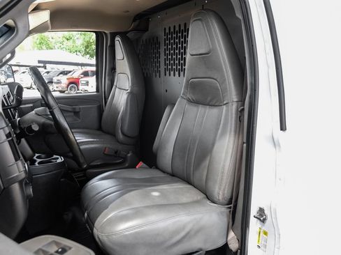 Used 2021 Chevrolet Express 3500 w/ Driver Convenience Package RWD image 30