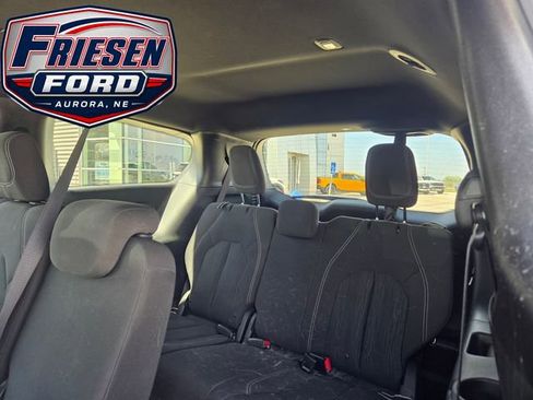 Used 2018 Chrysler Pacifica Touring Plus w/ S Appearance Package FWD image 26