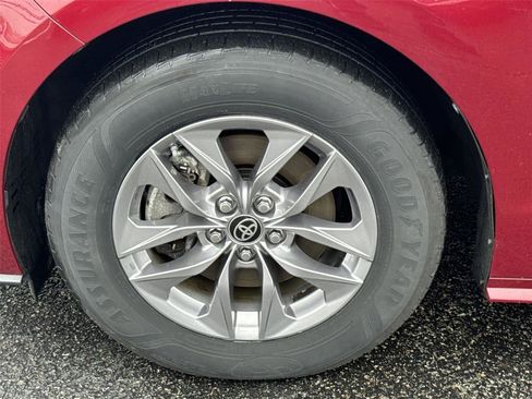 Used 2021 Toyota Sienna XLE w/ XLE Plus Package AWD/4WD image 10