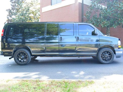 Used 2020 Chevrolet Express 3500 LT w/ LT Preferred Equipment Group image 4